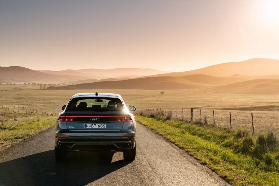  Audi Q8 55 TFSI Quattro 2018 года  (AU) (фото 13 из 17)